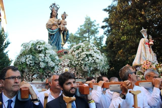 El presidente de la Comunidad, Fernando López Miras, asiste a la misa de despedida de Nuestra Señora de la Fuensanta y a la posterior romería al Santuario.