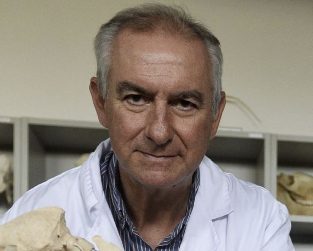 El catedrático de Veterinaria de la UMU Francisco Gil Cano toma posesión como académico de número de la Real Academia de Ciencias Veterinarias de España
