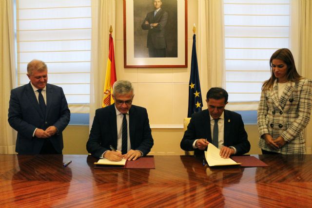 Vélez celebra la firma del protocolo entre MITMA y ayuntamiento de Murcia para el desarrollo del tranvía en el barrio del Carmen