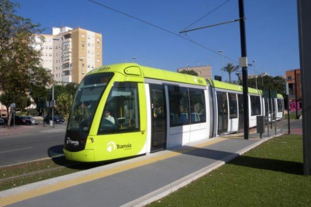 Más de 73.000 ciudadanos hacen uso del transporte público gratuito en el día del Bando de la Huerta