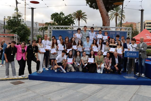 La UCAM entrega los premios de sus Olimpiadas Científicas con récord de participantes