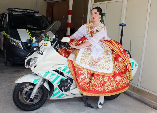 La Reina de la Huerta 2024 y sus damas de honor visitan las instalaciones de la Guardia Civil de Murcia