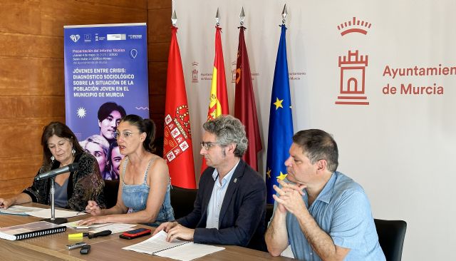 El Ayuntamiento presenta el estudio 'Jóvenes entre crisis: diagnóstico sociológico sobre la situación de la población joven en el municipio de Murcia'