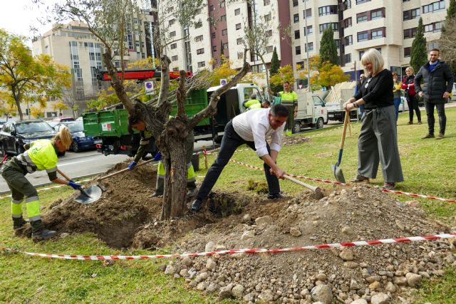 El Alcalde Serrano anuncia la plantación de cerca de 3.500 árboles durante 2023