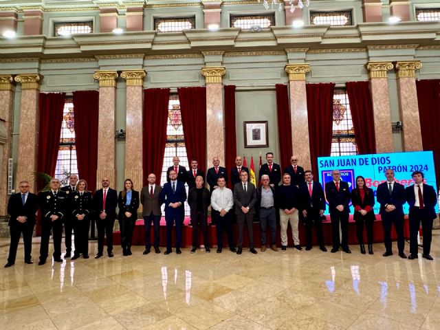 Murcia reconoce la labor de cuatro miembros del Servicio de Extinción de Incendios y Salvamento recientemente jubilados