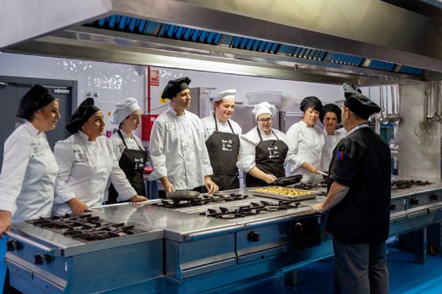 El Ayuntamiento organiza un taller gastronómico para enseñar a cocinar recetas típicas murcianas