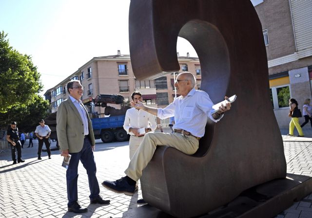 El río se convierte en un museo al aire libre con 'Esculturas Monumentales' de Juan Méjica