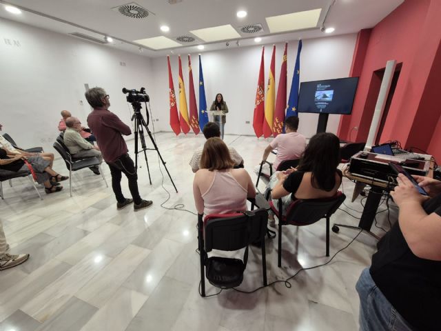 El Ayuntamiento de Murcia celebra el Día del Cooperante con la inauguración de la exposición fotográfica ´Los intocables´ y dos mesas redondas