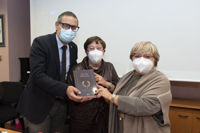 Ficta Relata, el libro homenaje a la trayectoria de las profesoras de Filología Latina de la UMU Rosa Iglesias y Chelo Álvarez