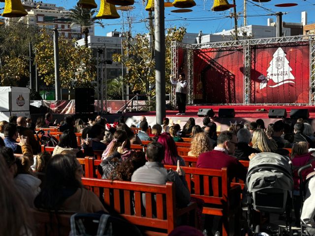 El Mercado Navideño y la actividad para visitar el interior del Gran Árbol de la Circular abren mañana sus puertas