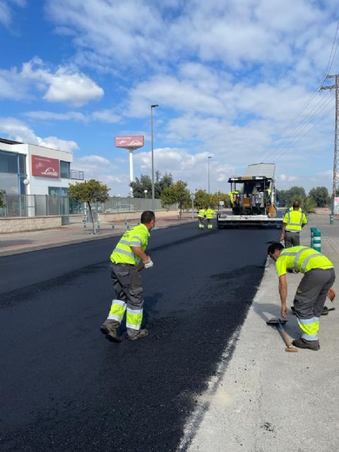 El Polígono Industrial Oeste ya tiene nuevo pavimento