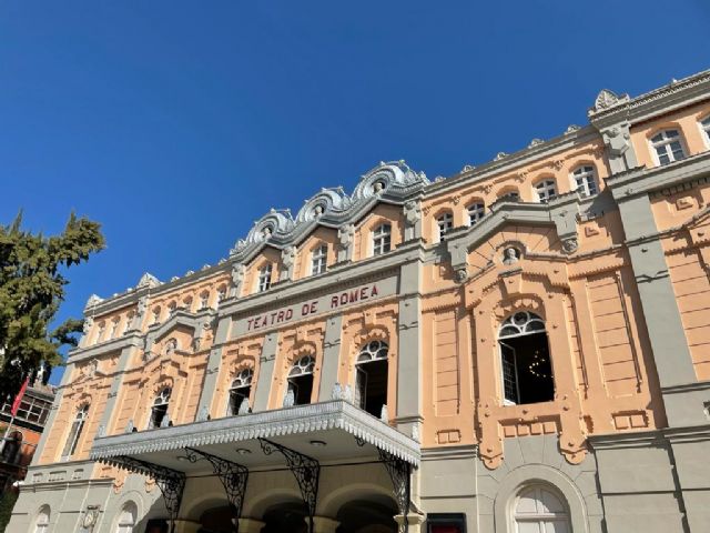 El Teatro Romea se adentra esta semana en los orígenes del futbol femenino con el montaje de Peris-Mencheta ´Ladies Football Club´