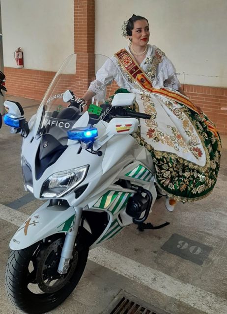 La Reina de la Huerta 2023 y sus damas de honor visitan las instalaciones de la Guardia Civil de Murcia