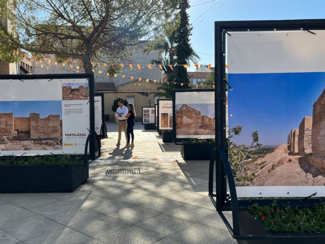 Cabezo de Torres acoge la exposición de los trabajos de recuperación del Castillejo de Monteagudo