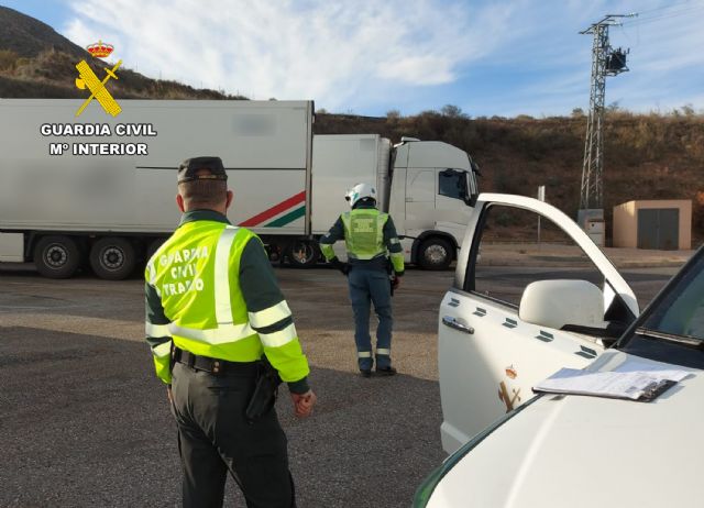 La Guardia Civil auxilia a una conductora desorientada y con síntomas de deshidratación