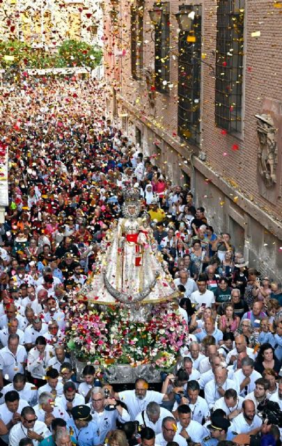 Culmina la Feria de Murcia en un día histórico con la Romería de la Virgen de la Fuensanta, una de las más multitudinarias que se recuerdan