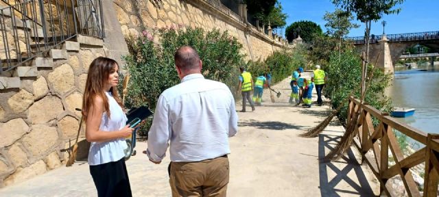 El Ayuntamiento inicia los trabajos para limpiar las motas del río en su tramo urbano tras los últimos episodios de lluvia