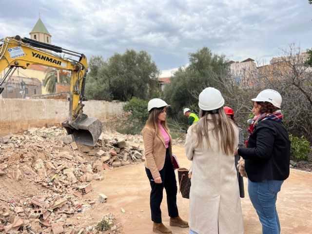 Mejora la permeabilidad de la Rambla de la Ventosa en Javalí Viejo con la demolición de la edificación de la calle San Nicolás