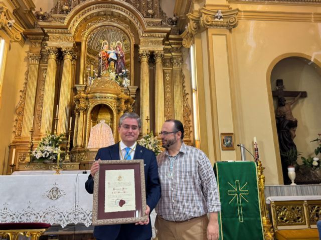 La Campana de Auroros de Nuestra Señora del Rosario de Rincón de Seca nombra al concejal Jesús Pacheco como hermano de honor