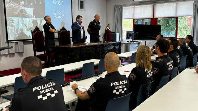 El Ayuntamiento mejora la atención a los vecinos con el nuevo grupo de Policía de Barrio