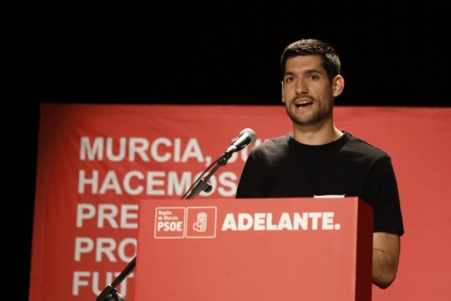 Miguel Company: 'El Partido Popular ha metido al Ayuntamiento de Murcia de nuevo en el armario'