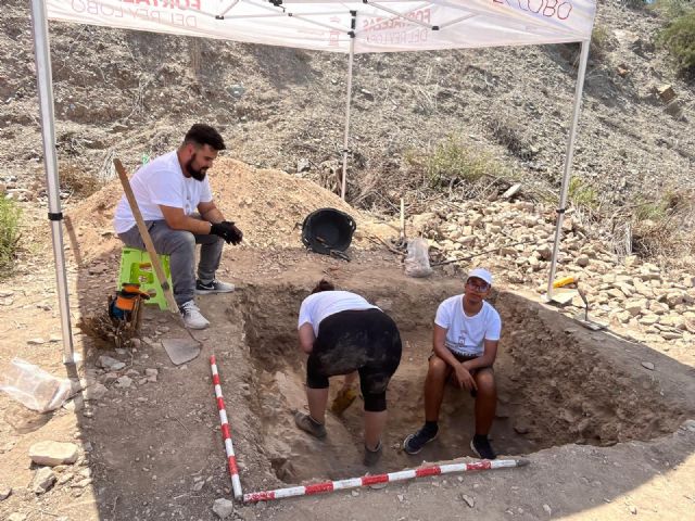 El programa de voluntariado en las excavaciones de Las Fortalezas del Rey Lobo es un éxito y seguirá tras el verano