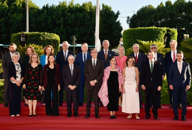 El alcalde de Murcia da la bienvenida a la ciudad a los ministros europeos